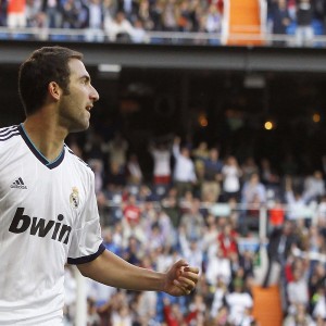 爱游戏官方网站入口登录-贝林厄姆当选英超最佳年轻球员，表现抢眼，贝尔英超最佳球员